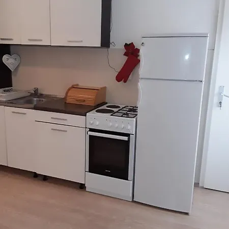 아파트 Apartman Vis Yes D.a 비스